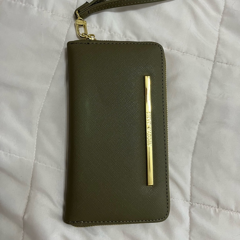 Steve Madden zip around wallet